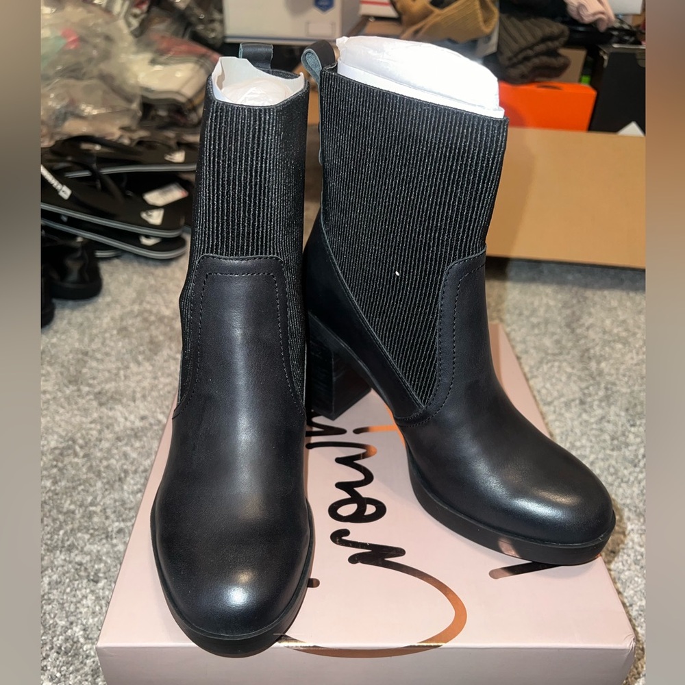 Brand new in box crown vintages chunky heel boot